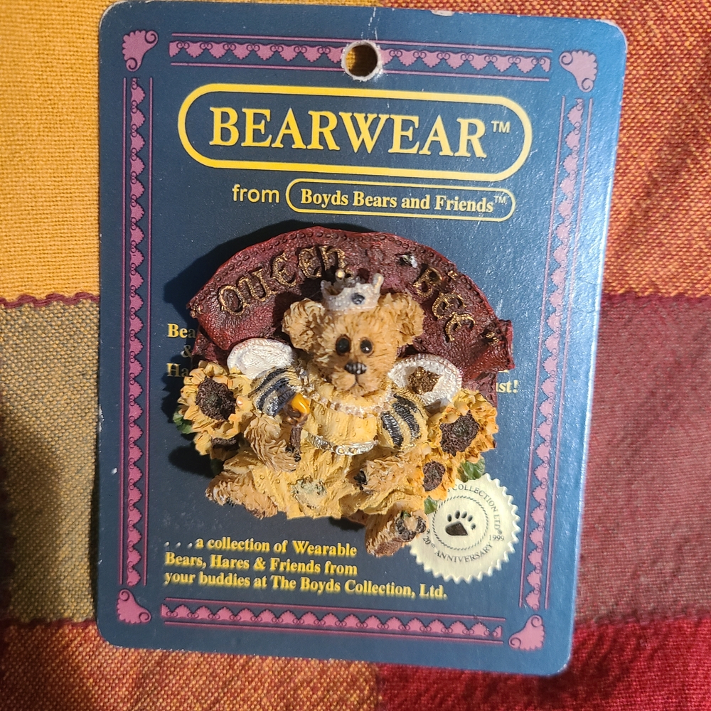 Boyds BEARS Bearwear ' Queen Bee' Brooch NEW